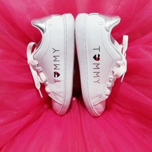 GIRLS WHITE TOMMY SNEAKERS